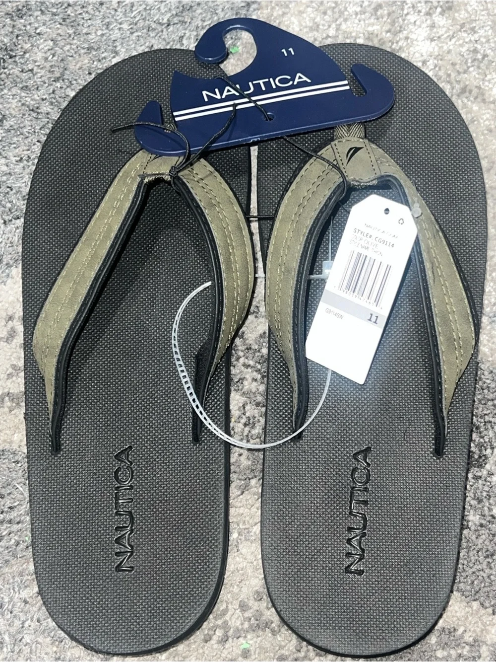 Nautica Men's Olive Green and Black Flip-Flop Sandals size 11